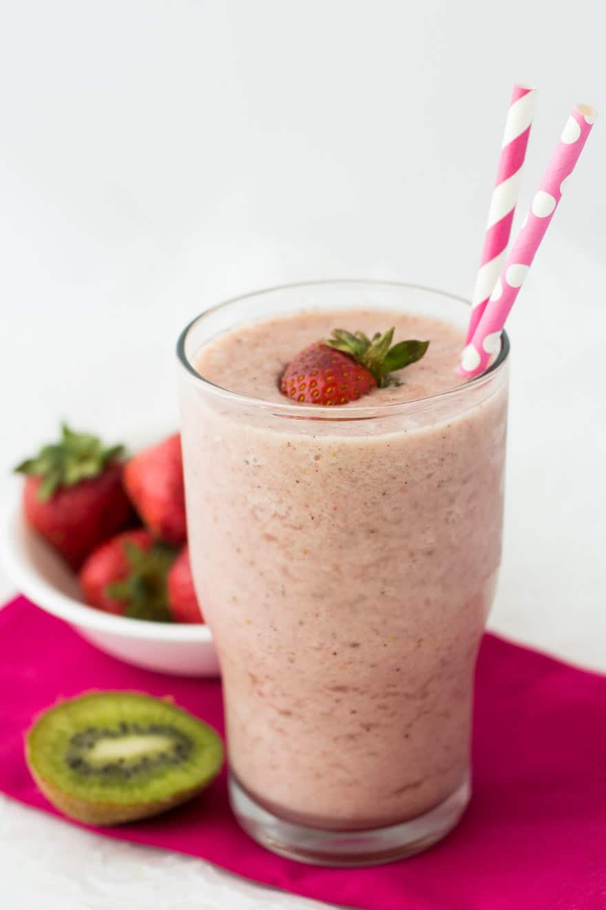 Refreshing Strawberry Kiwi Smoothie - Vegetarian and Gluten Free ...