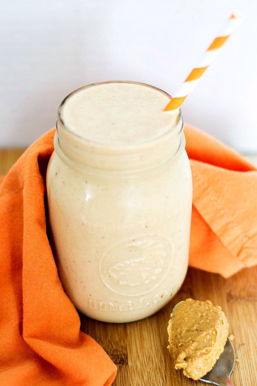 peanut butter and jelly smoothie for a filling breakfast