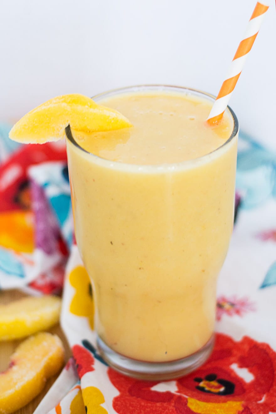 Healthy Peach Smoothie with Yogurt