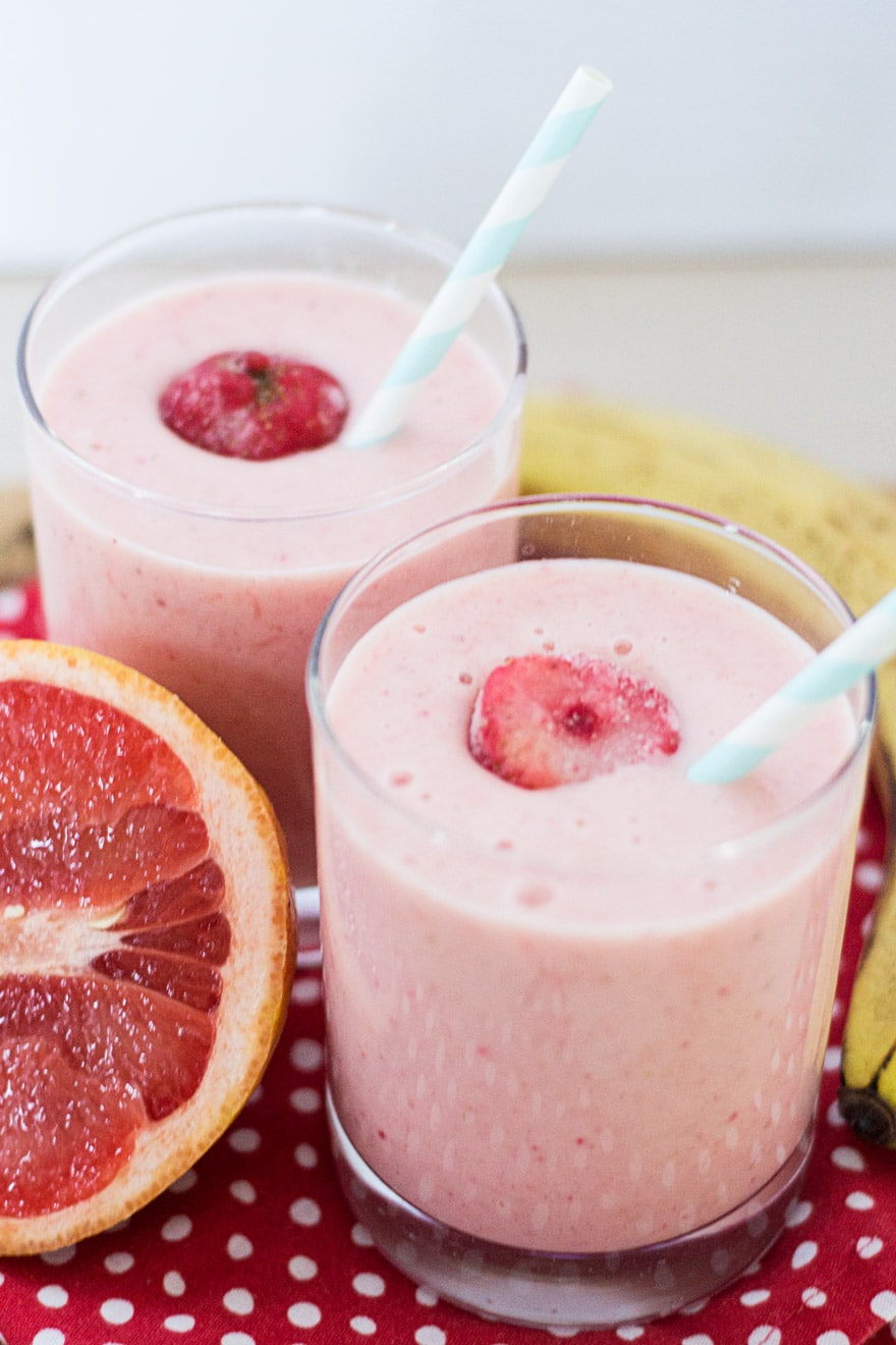 Strawberry Grapefruit Smoothie - Daily Smoothie