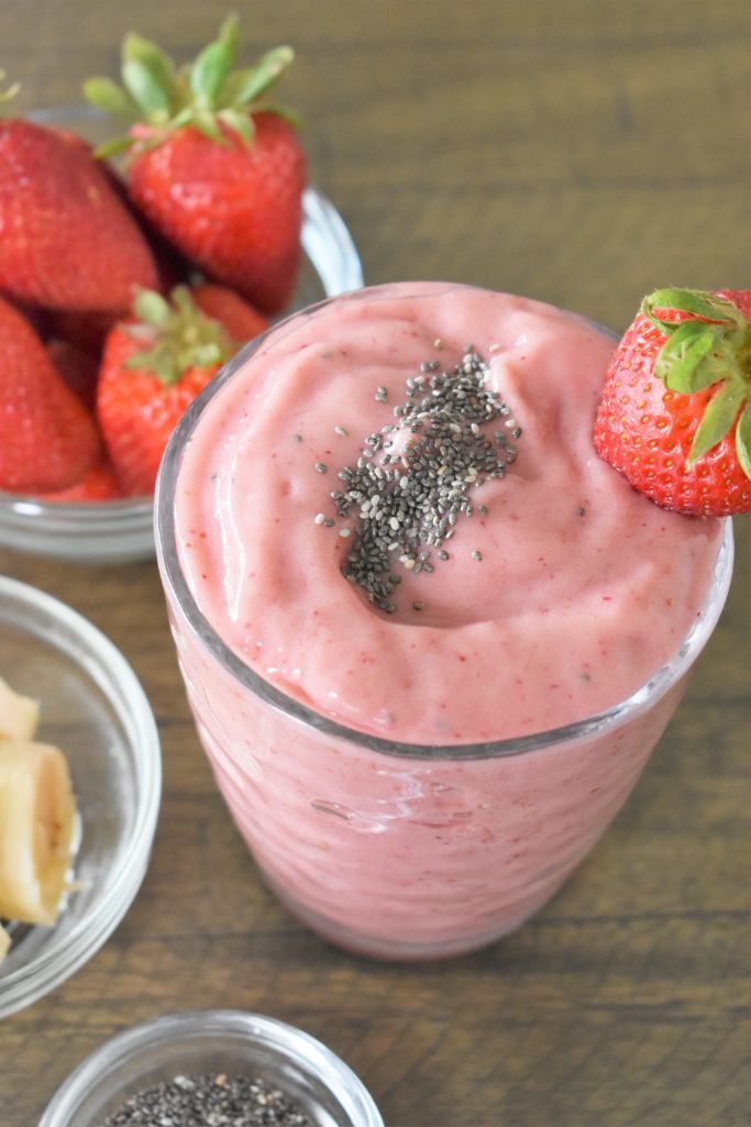 strawberry mango chia smoothie recipe