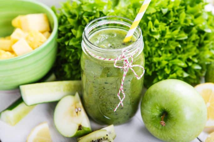 green smoothie with apple